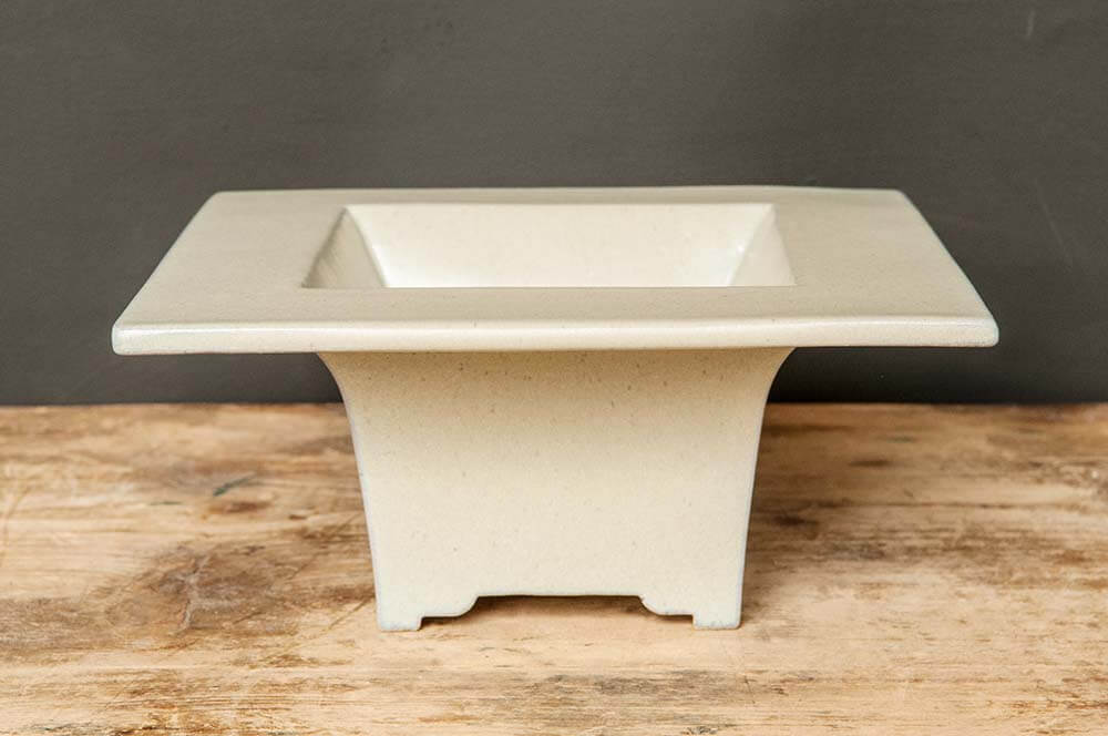 Semi-cascade pot with a very wide rim - S 01